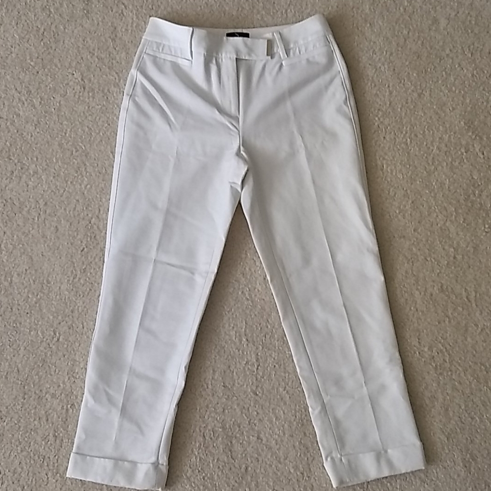 White House Black Market Capri